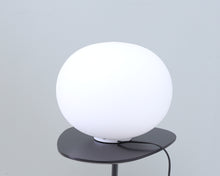 Lataa kuva Galleria-katseluun, Flos Glo-Ball Basic 1 pöytävalaisin
