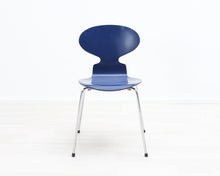 Load image into Gallery viewer, Fritz Hansen Muurahaistuoli sininen
