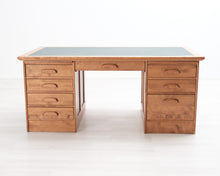 Ladda upp bild till gallerivisning, Boknäs Johtajan kirjoituspöytä
