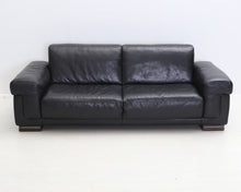 Load image into Gallery viewer, Natuzzi 3-istuttava nahkasohva musta
