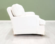 Lataa kuva Galleria-katseluun, 2,5-istuttava kangassohva valkoinen
