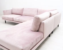 Lataa kuva Galleria-katseluun, Hakola Lazy Classic kulmadivaani kangassohva vaaleanpunainen
