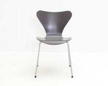 Lataa kuva Galleria-katseluun, Fritz Hansen Series 7 Seiska tuoli
