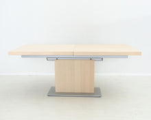 Load image into Gallery viewer, BoConcept Milano jatkettava ruokapöytä vaalea
