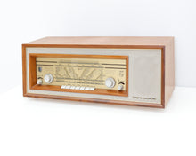 Lataa kuva Galleria-katseluun, Phillips vintage putkiradio sisustukseen
