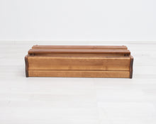 Lataa kuva Galleria-katseluun, Boknäs Mappi alasokkeli ruskea
