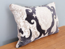 Lataa kuva Galleria-katseluun, Designers Guild koristetyyny
