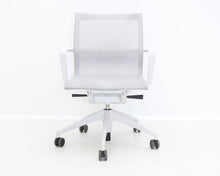 Load image into Gallery viewer, Vitra Physix työtuoli
