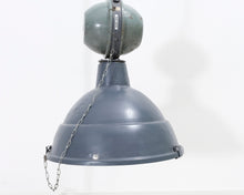 Ladda upp bild till gallerivisning, Trademark Living industrial-tyylinen kattolamppu
