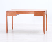 Load image into Gallery viewer, Calligaris kirjoituspöytä
