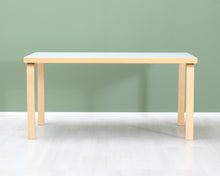 Load image into Gallery viewer, Artek 82A pöytä koivu / valkoinen

