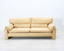 Lataa kuva Galleria-katseluun, 2-istuttava kangassohva beige
