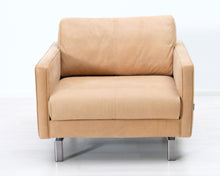 Load image into Gallery viewer, Furninova nahkanojatuoli beige
