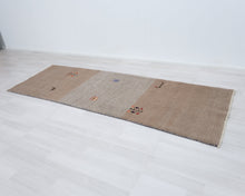 Lataa kuva Galleria-katseluun, Gabbeh-matto 290 x 102 cm ruskea
