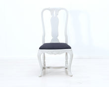 Lataa kuva Galleria-katseluun, Rokokootyylinen tuoli vaaleanharmaa
