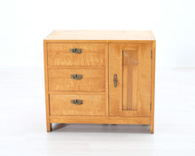 Lataa kuva Galleria-katseluun, Billnäs puinen lipasto
