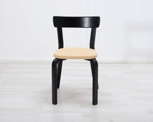 Lataa kuva Galleria-katseluun, Artek 69 tuoli musta / beige

