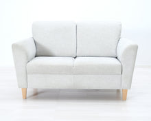 Lataa kuva Galleria-katseluun, 2-istuttava kangassohva vaaleanharmaa
