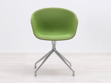 Ladda upp bild till gallerivisning, Hay About A Chair 23 tuoli
