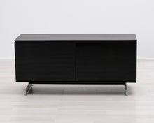 Lataa kuva Galleria-katseluun, Bang &amp; Olufsen laitekaappi musta
