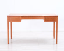 Load image into Gallery viewer, Calligaris kirjoituspöytä
