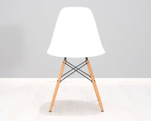 Ladda upp bild till gallerivisning, Vitra Eames DSW tuoli valkoinen
