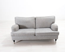 Lataa kuva Galleria-katseluun, 2-istuttava kangassohva vaaleanharmaa
