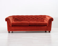Lataa kuva Galleria-katseluun, 2,5-istuttava kangassohva punainen
