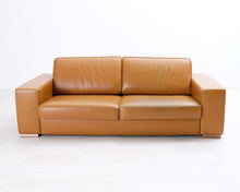 Load image into Gallery viewer, Natuzzi 3-istuttava nahkasohva ruskea
