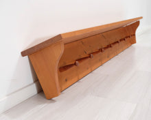 Lataa kuva Galleria-katseluun, Mayflower Collection naulakko
