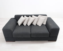 Lataa kuva Galleria-katseluun, 2-istuttava kangassohva harmaa
