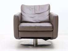 Ladda upp bild till gallerivisning, Natuzzi nahkanojatuoli ruskea
