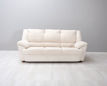 Load image into Gallery viewer, Pohjanmaan Sheraton 3-istuttava beige kangassohva
