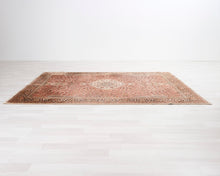 Load image into Gallery viewer, Itämainen matto 196 x 300 cm
