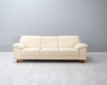 Load image into Gallery viewer, Natuzzi 3-istuttava nahkasohva kermanvalkoinen
