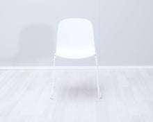 Lataa kuva Galleria-katseluun, Muuto tuoli valkoinen
