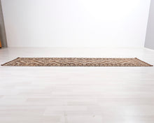 Lataa kuva Galleria-katseluun, Kelim matto 102 x 396 cm
