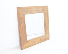 Load image into Gallery viewer, Peili leveällä puukehyksellä
