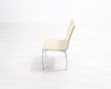 Load image into Gallery viewer, BoConcept ruokatuoli kermanvalkoinen
