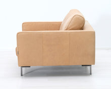 Load image into Gallery viewer, Furninova nahkanojatuoli beige
