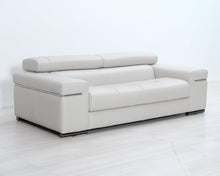 Lataa kuva Galleria-katseluun, Natuzzi Avana 2570 2,5-istuttava nahkasohva vaaleanharmaa
