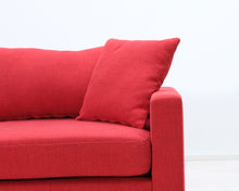 Lataa kuva Galleria-katseluun, 2-istuttava kangassohva punainen
