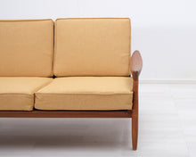 Load image into Gallery viewer, Vintage 3-istuttava kangassohva keltainen
