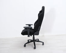 Ladda upp bild till gallerivisning, AKRacing Gaming Chair pelituoli musta
