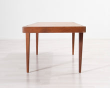 Load image into Gallery viewer, IKEA Brando tiikkinen sohvapöytä
