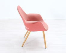 Lataa kuva Galleria-katseluun, Vitra Organic Chair
