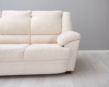 Load image into Gallery viewer, Pohjanmaan Sheraton 3-istuttava beige kangassohva
