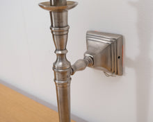 Load image into Gallery viewer, Seinävalaisin valkoinen
