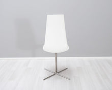 Load image into Gallery viewer, Ruokapöydän tuoli valkoinen
