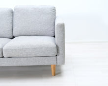 Lataa kuva Galleria-katseluun, 2-istuttava kangassohva harmaa
